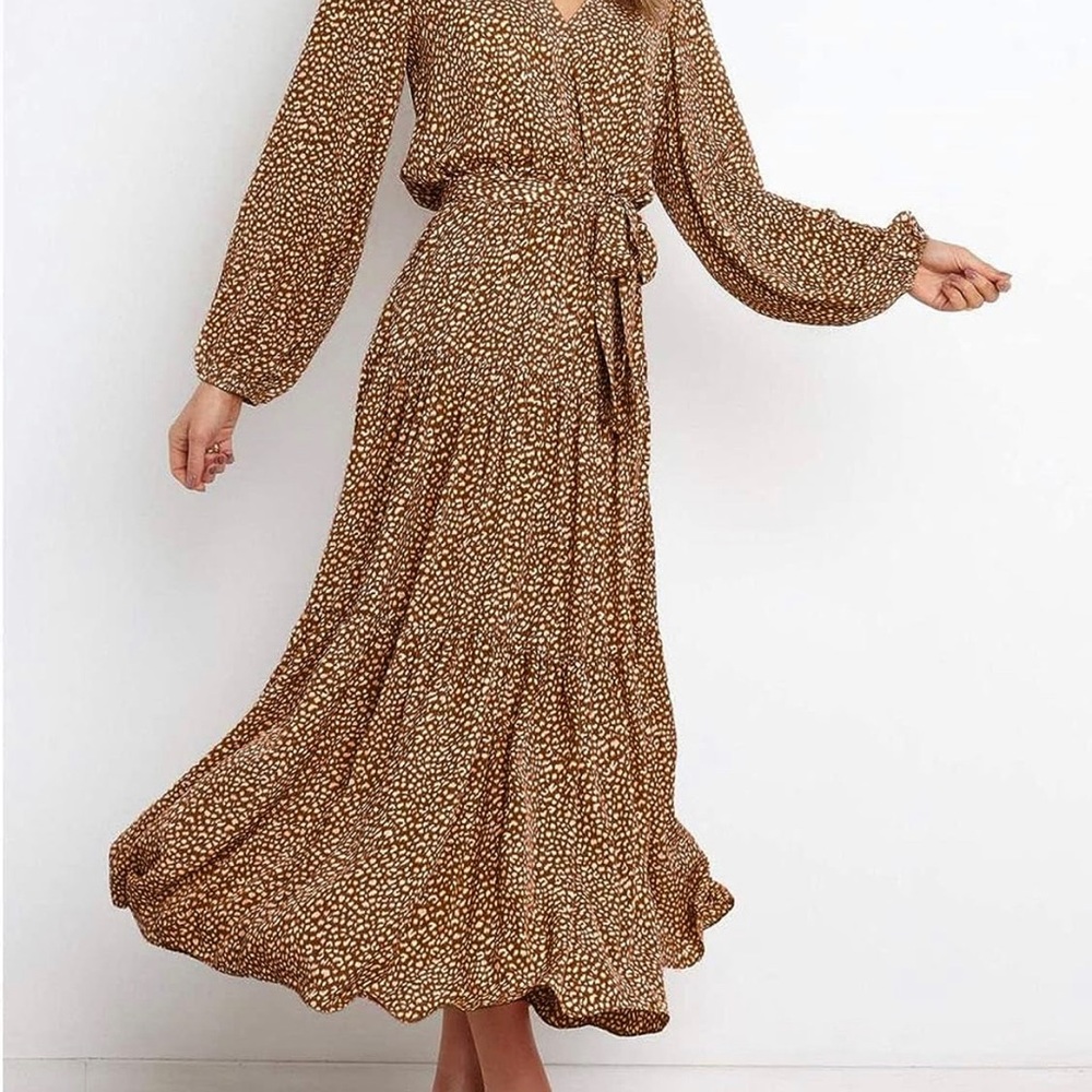 Pretty Garden Long Sleeve Dress - Picture 2 of 10